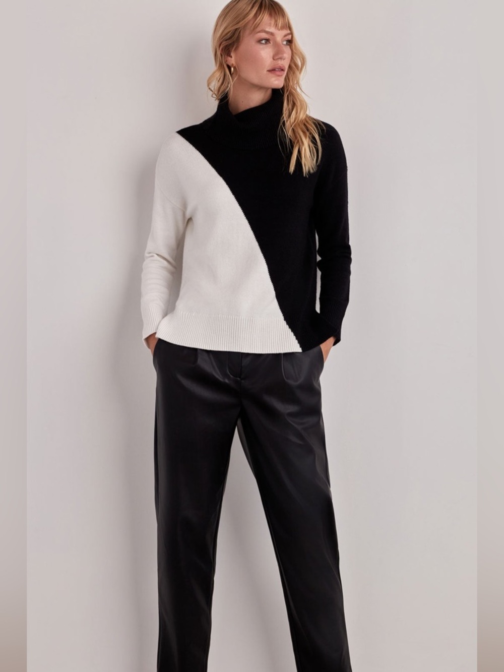 Women's Ellen Tracy Black/Gray Colorblock Turtleneck Sweater Sz Medium